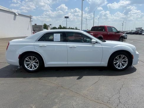 Used 2020 Chrysler 300 Touring L w/ Quick Order Package 2EF RWD image 2