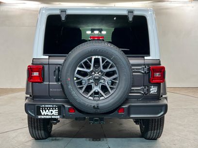 New 2026 Jeep Wrangler Unlimited Sahara w/ Whitecap Package