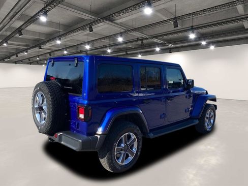 Used 2018 Jeep Wrangler Unlimited Sahara image 7