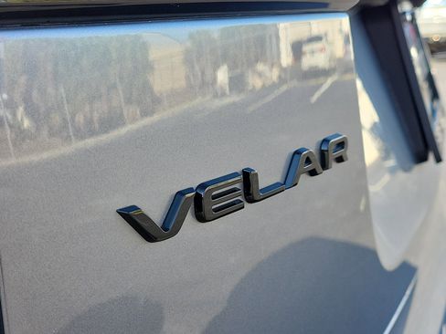 Used 2022 Land Rover Range Rover Velar R-Dynamic S image 5