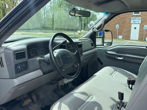 Used 1999 Ford F450 2WD Regular Cab Super Duty image 2