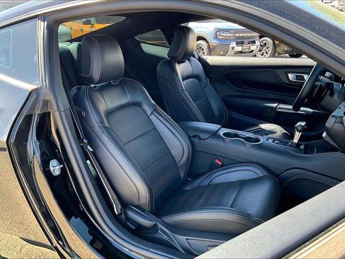 Used 2024 Ford Mustang GT Premium image 9