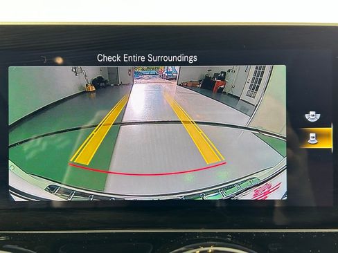 Used 2021 Mercedes-Benz GLA 35 AMG 4MATIC w/ Premium Package image 21