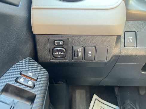 Used 2014 Toyota RAV4 LE AWD/4WD image 29