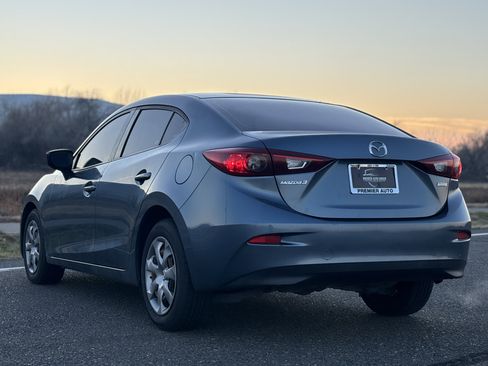 Used 2015 MAZDA MAZDA3 i SV image 8