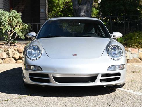 Used 2005 Porsche 911 Carrera image 2