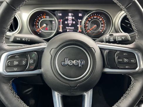 Used 2022 Jeep Wrangler Unlimited Sahara w/ Cold Weather Group AWD/4WD image 27