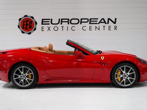 Used 2009 Ferrari California RWD image 6