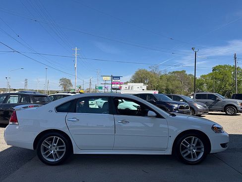 Used 2009 Chevrolet Impala LTZ FWD image 3