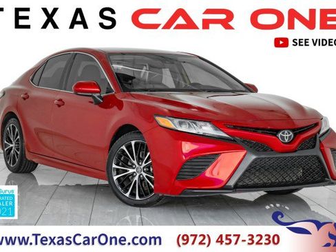 Used 2019 Toyota Camry SE image 1