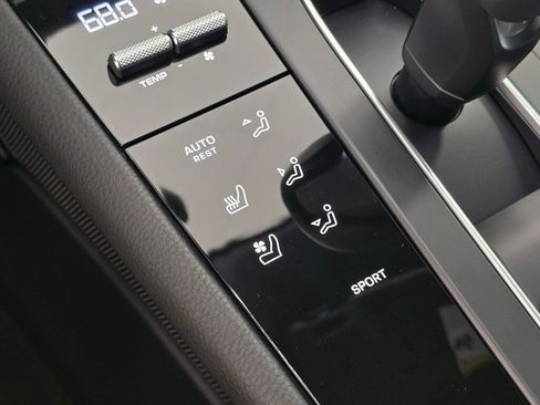 New 2026 Porsche Macan image 30