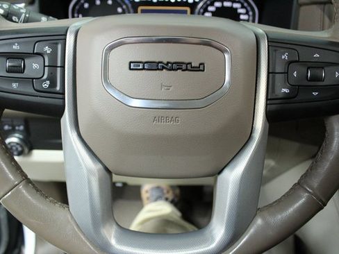 Used 2021 GMC Yukon Denali image 21