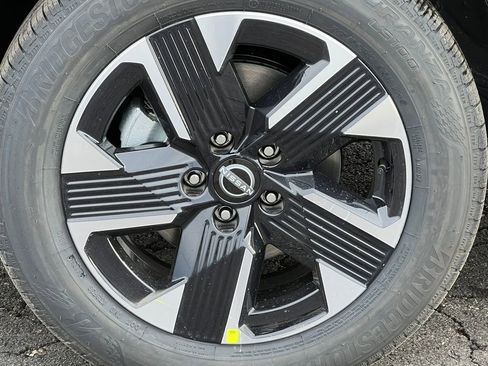 New 2026 Nissan Kicks SV w/ SV Premium Package image 7