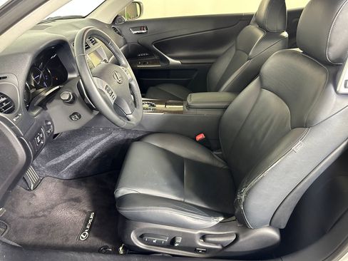 Used 2015 Lexus IS 250C image 5