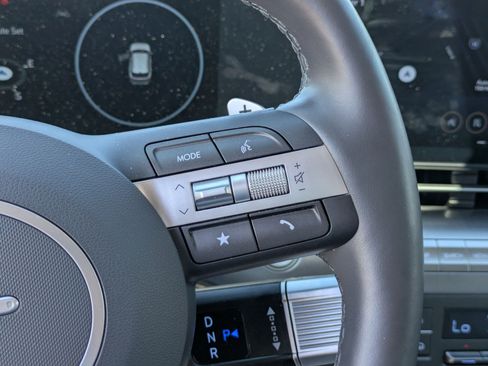 Used 2024 Hyundai Kona Limited AWD/4WD image 18