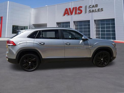 Used 2025 Volkswagen Atlas Cross Sport SE FWD image 7