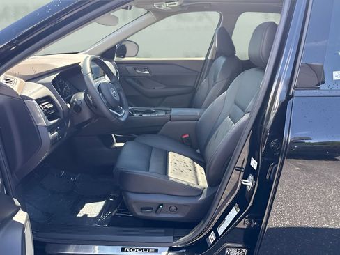 Used 2023 Nissan Rogue SL FWD image 5