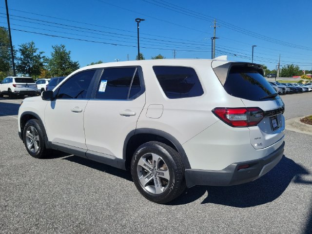 Used 2025 Honda Pilot EX-L image 6