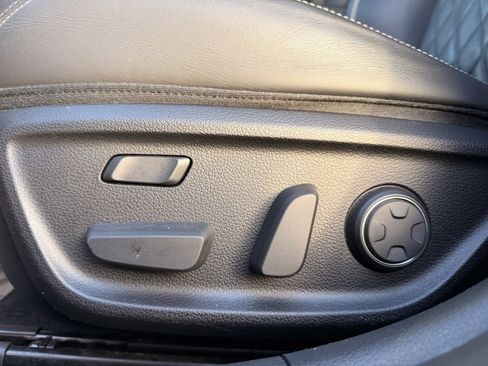 Used 2019 Genesis G70 2.0T Advanced w/ Dynamic Package image 32