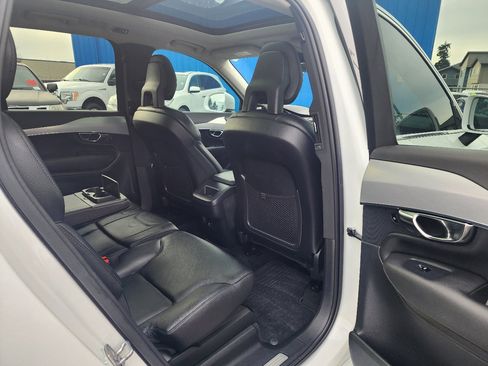 Used 2016 Volvo XC90 T5 Momentum image 25