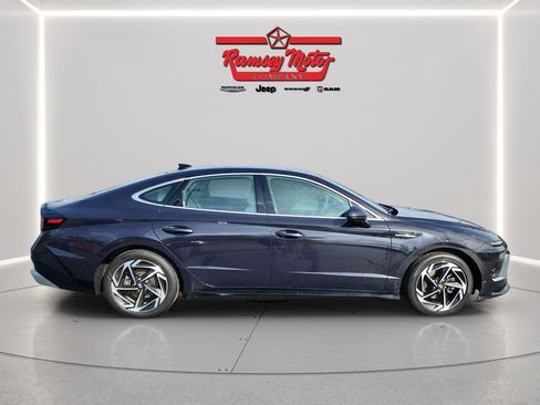 Used 2024 Hyundai Sonata SEL w/ Convenience Package FWD image 6