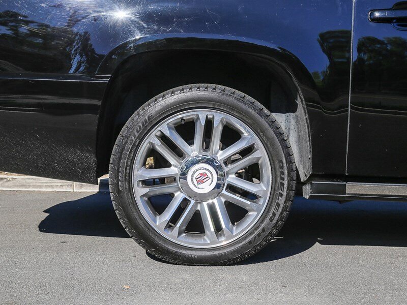 Used 2014 Cadillac Escalade ESV Premium AWD/4WD image 13