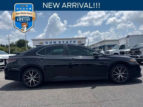 Used 2023 Toyota Camry SE FWD image 1