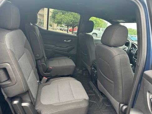 Used 2023 Chevrolet Traverse LT FWD image 28