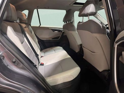 Used 2019 Toyota RAV4 Limited image 21