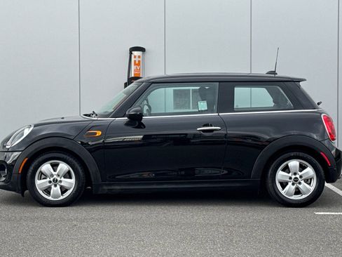 Used 2019 MINI Cooper 2-Door Hardtop image 2