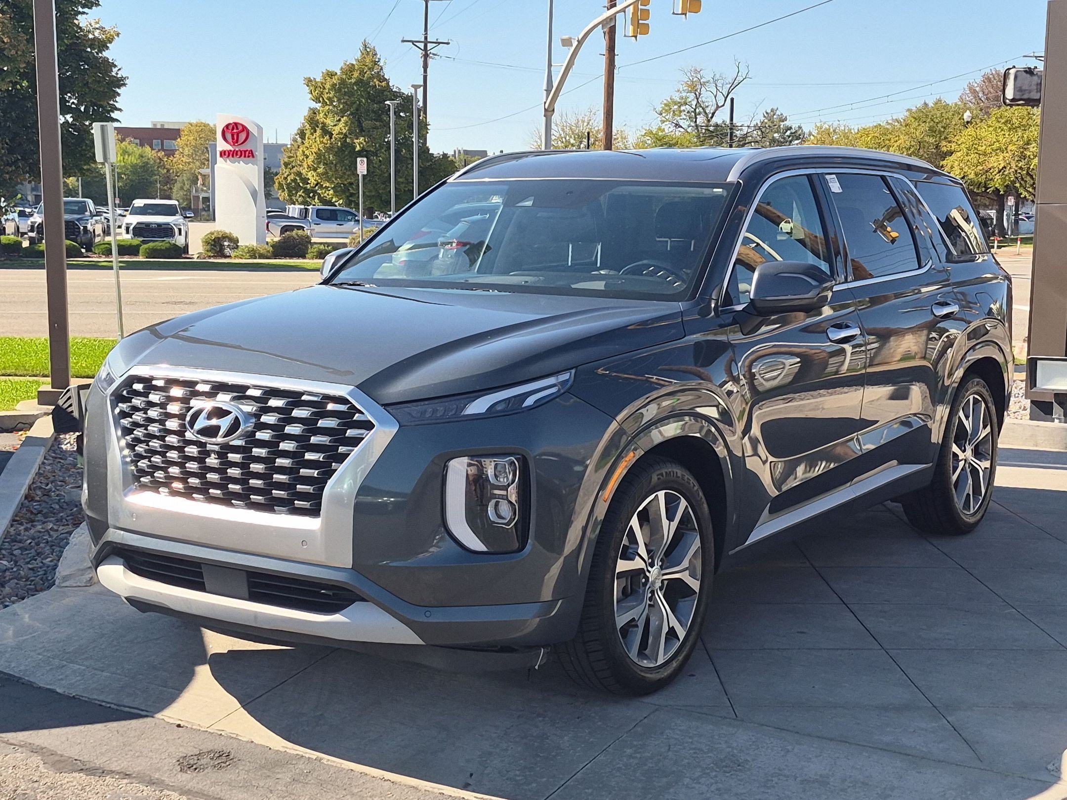 Used 2022 Hyundai Palisade Limited AWD/4WD image 9