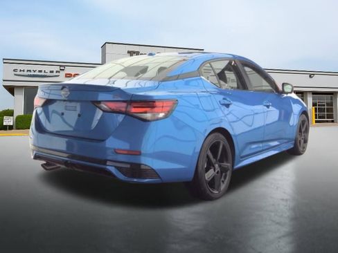 Used 2025 Nissan Sentra SR w/ SR Premium Package FWD image 7