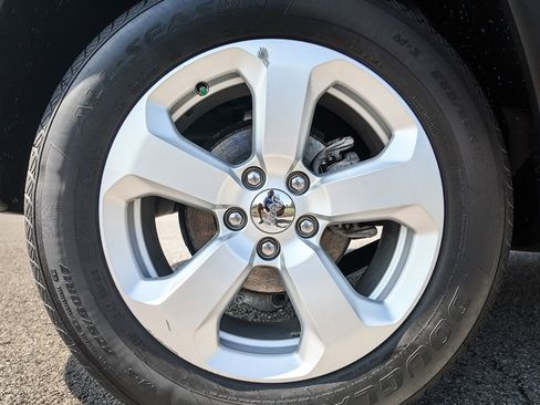 Used 2019 Jeep Compass Latitude w/ Cold Weather Group image 42