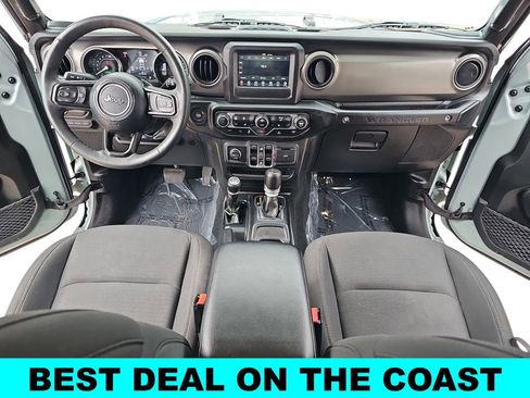 Used 2023 Jeep Wrangler Unlimited w/ Cold Weather Group image 9