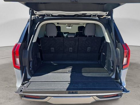 Used 2025 Ford Expedition Platinum AWD/4WD image 14