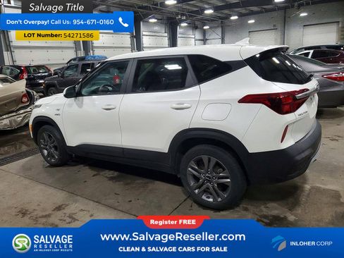 Used 2023 Kia Seltos LX AWD/4WD image 3
