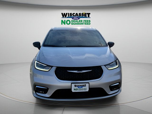 Used 2024 Chrysler Pacifica Touring-L FWD image 10