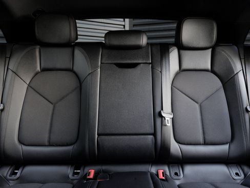 Used 2022 Porsche Macan S image 23