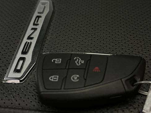 Used 2024 GMC Sierra 3500 Denali w/ Technology Package image 53