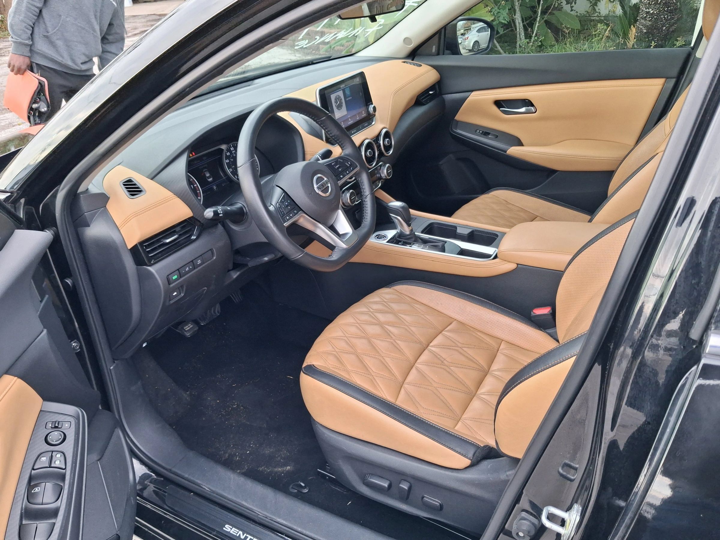 Used 2021 Nissan Sentra SV w/ SV Premium Package FWD image 1