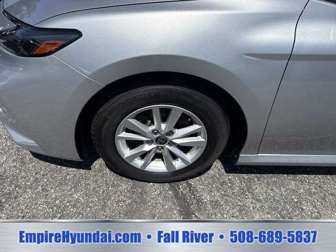 Used 2025 Toyota Camry LE FWD image 12