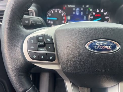Used 2023 Ford Explorer Limited w/ Limited Technology Package image 30