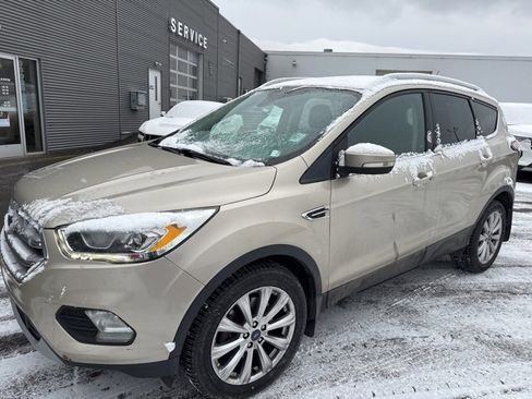 Used 2017 Ford Escape Titanium image 2