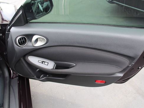 Used 2015 Nissan 370Z Coupe RWD image 19