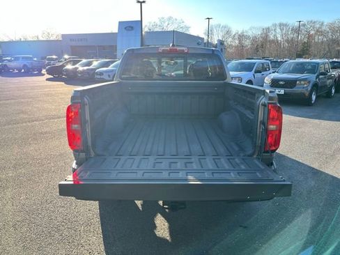 Used 2022 Chevrolet Colorado LT w/ LT Convenience Package image 8