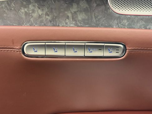 Used 2024 Genesis G90 3.5T image 36