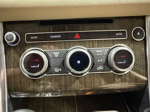 Used 2017 Land Rover Range Rover Sport SE image 30