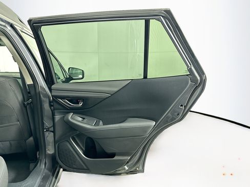 Used 2025 Subaru Outback Premium image 31