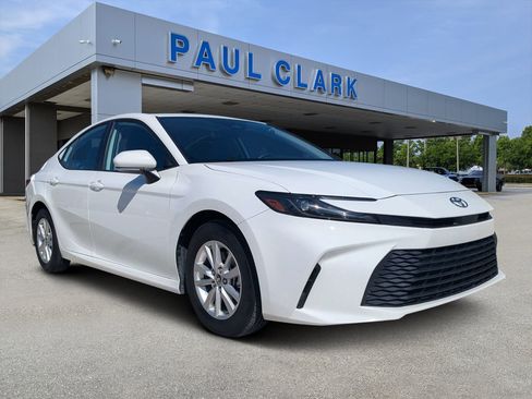 Used 2025 Toyota Camry LE FWD image 1