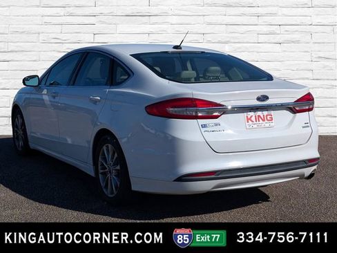 Used 2017 Ford Fusion SE image 6